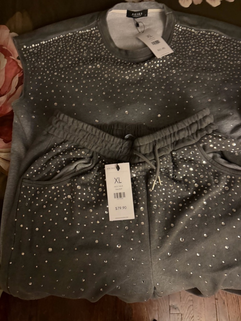 NWT AKIRA Night Sky Grey Studded Muscle Tee & Joggers Set - Picture 12 of 13